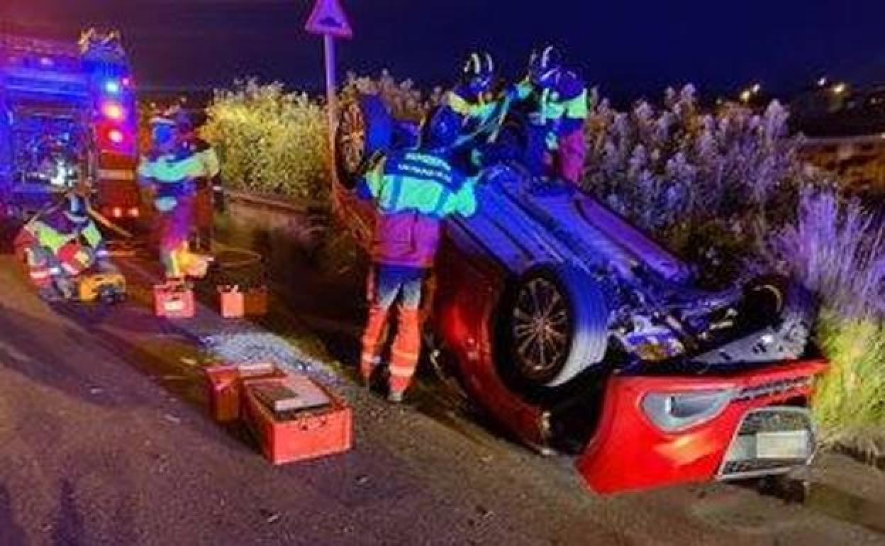 Herido tras volcar con su vehículo en Tenoya