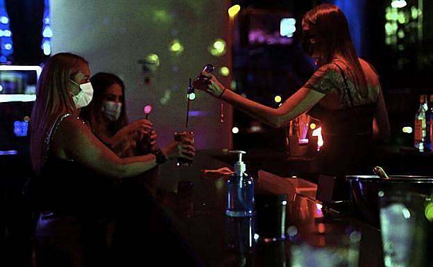 El ocio nocturno en Canarias, «olvidado, asfixiado y abandonado»