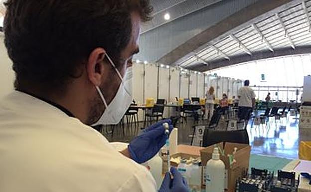 El 81,49% de la población canaria, vacunada con la pauta completa