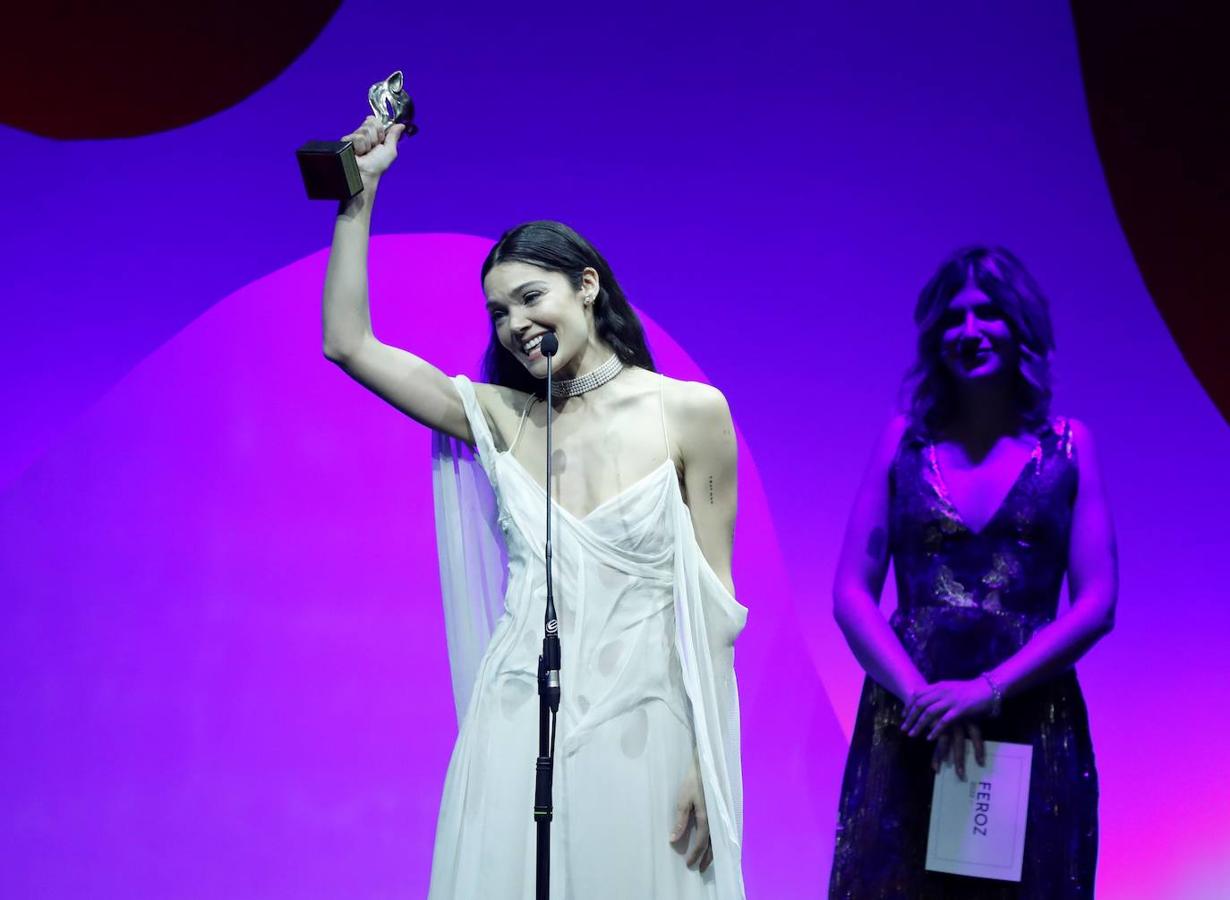 La actriz Ana Rujas recibe el premio a mejor actriz protagonista en una serie por su papel en 'Cardo' 