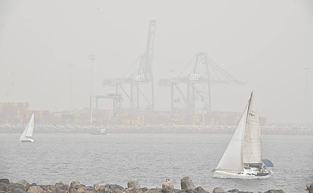 La calima se notó mucho este sábado en la capital de Gran Canaria. 