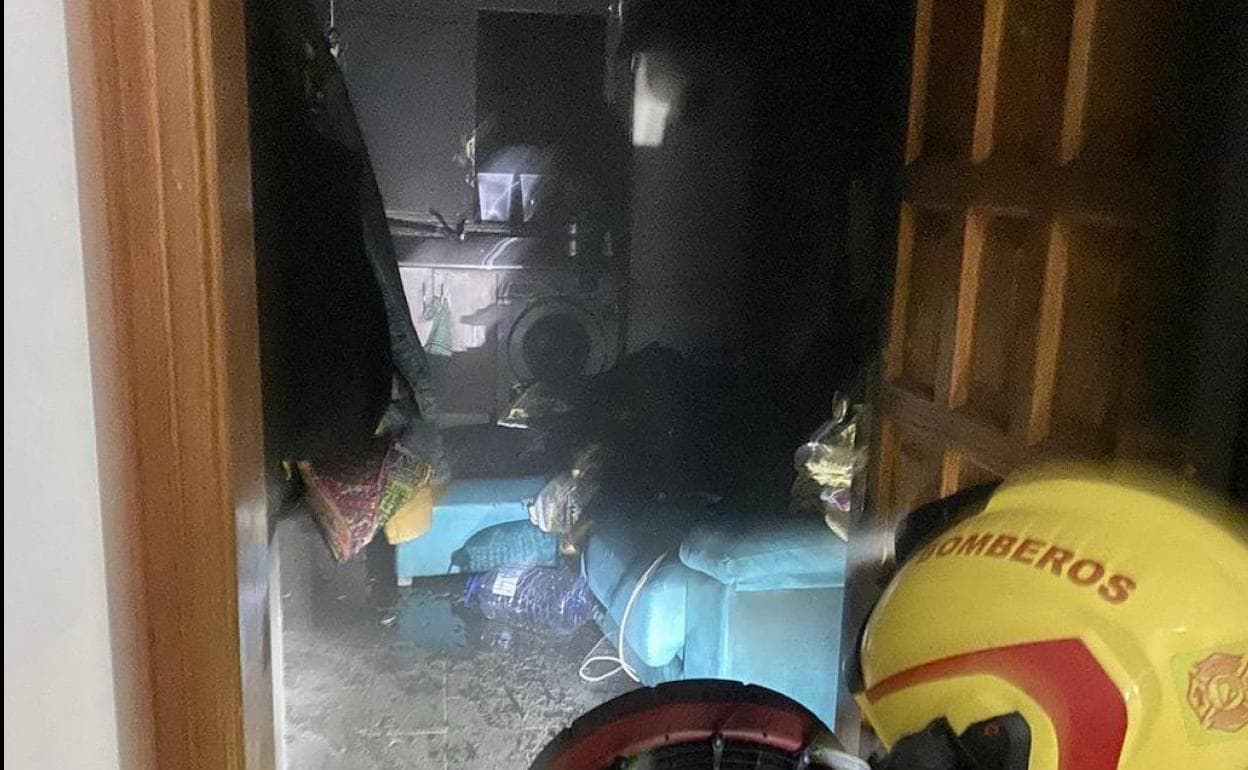 Asistida una mujer por inhalación de humo tras un incendio en Tuineje