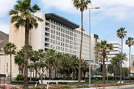 Sanidad descarta el cese de la directiva del Hospital Insular