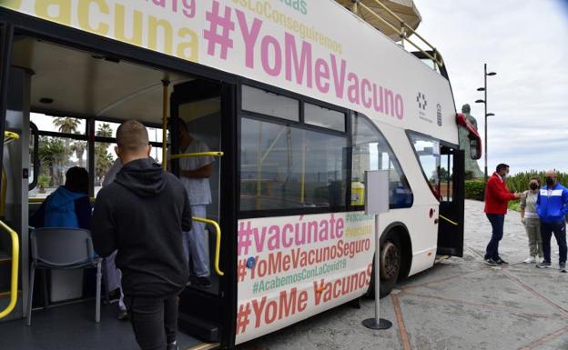 La vacugugua de Sanidad continúa con la campaña de vacunación contra la covid-19.