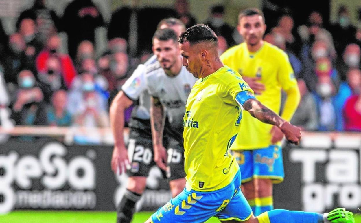 Así abrió la cuenta Viera en Cartagena, desde el punto de penalti.