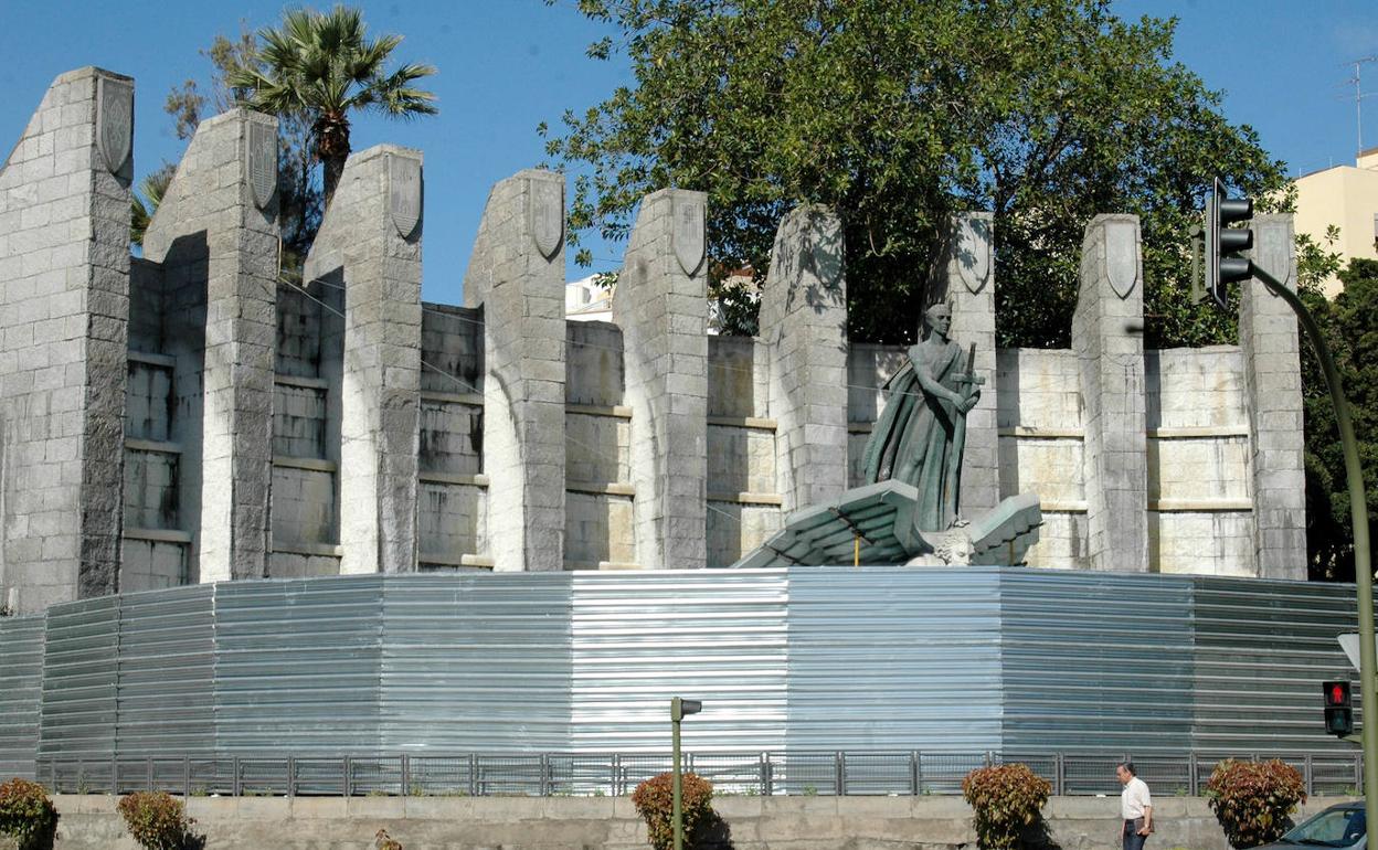 Foto de archivo del monumento El Ángel de la Paz con el que se quiso honrar al dictador Franco. 
