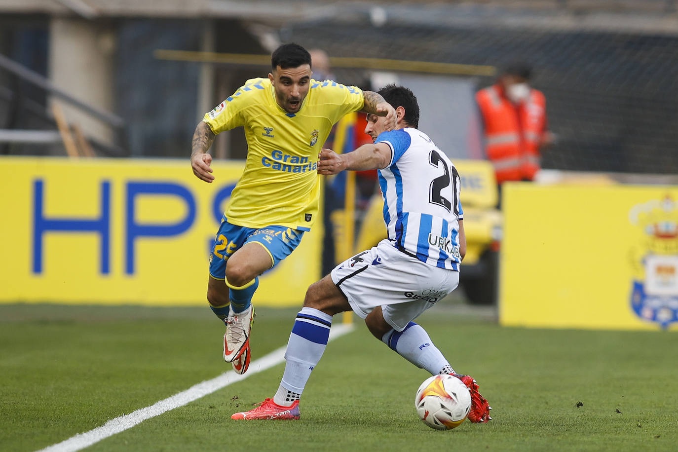 Imagen principal - Rober: «Es un placer jugar con el 4-3-3 que tenemos ahora»