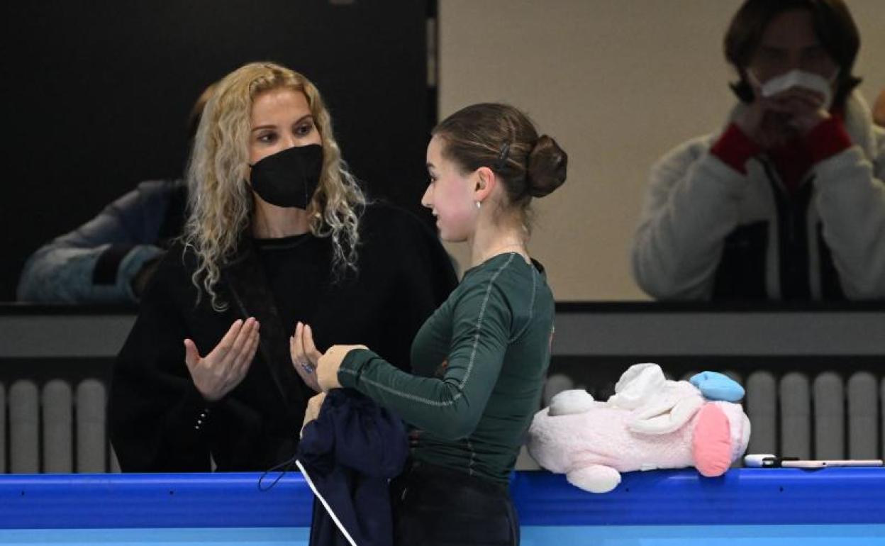 La entrenadora de Kamila Valieva defiende su inocencia