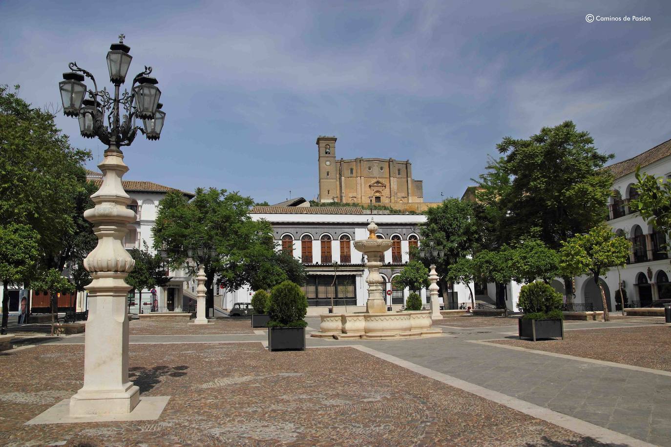 Plaza del Ayuntamiento de Osuna (Sevilla) en una imagen promocional del municipio. 