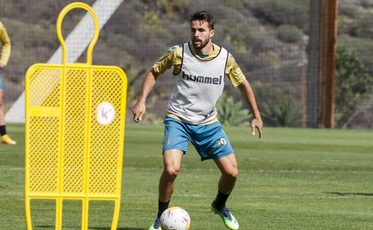 Kirian, durante la sesión de entrenamiento de este viernes. 