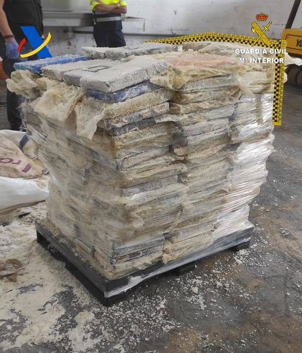 Imagen de la droga encontrada en un contenedor. 