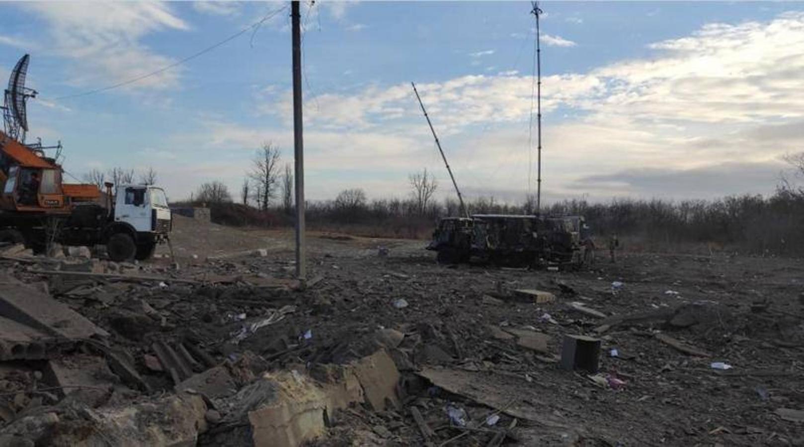 Las consecuencias de un bombardeo ruso en Ucrania.
