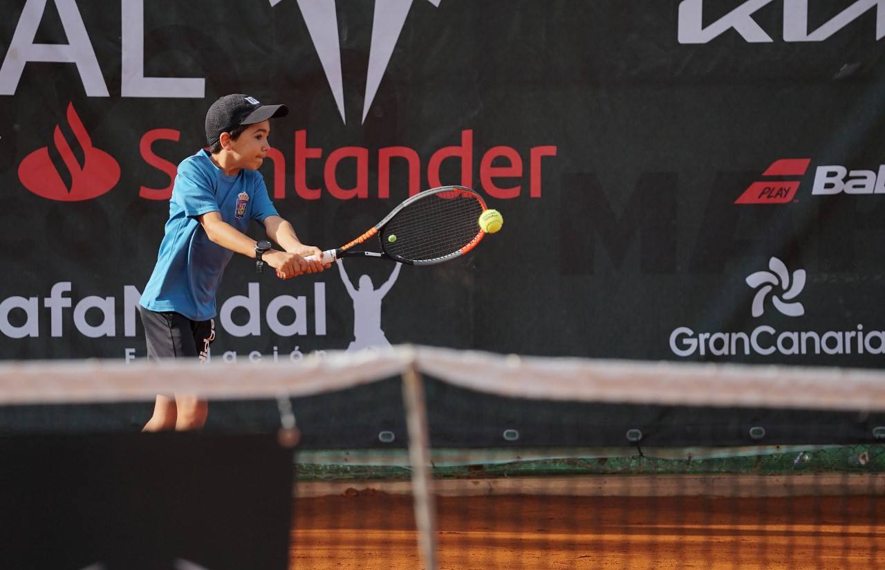 Imagen principal - El Rafa Nadal Tour by Santander llega a su tramo decisivo en Gran Canaria