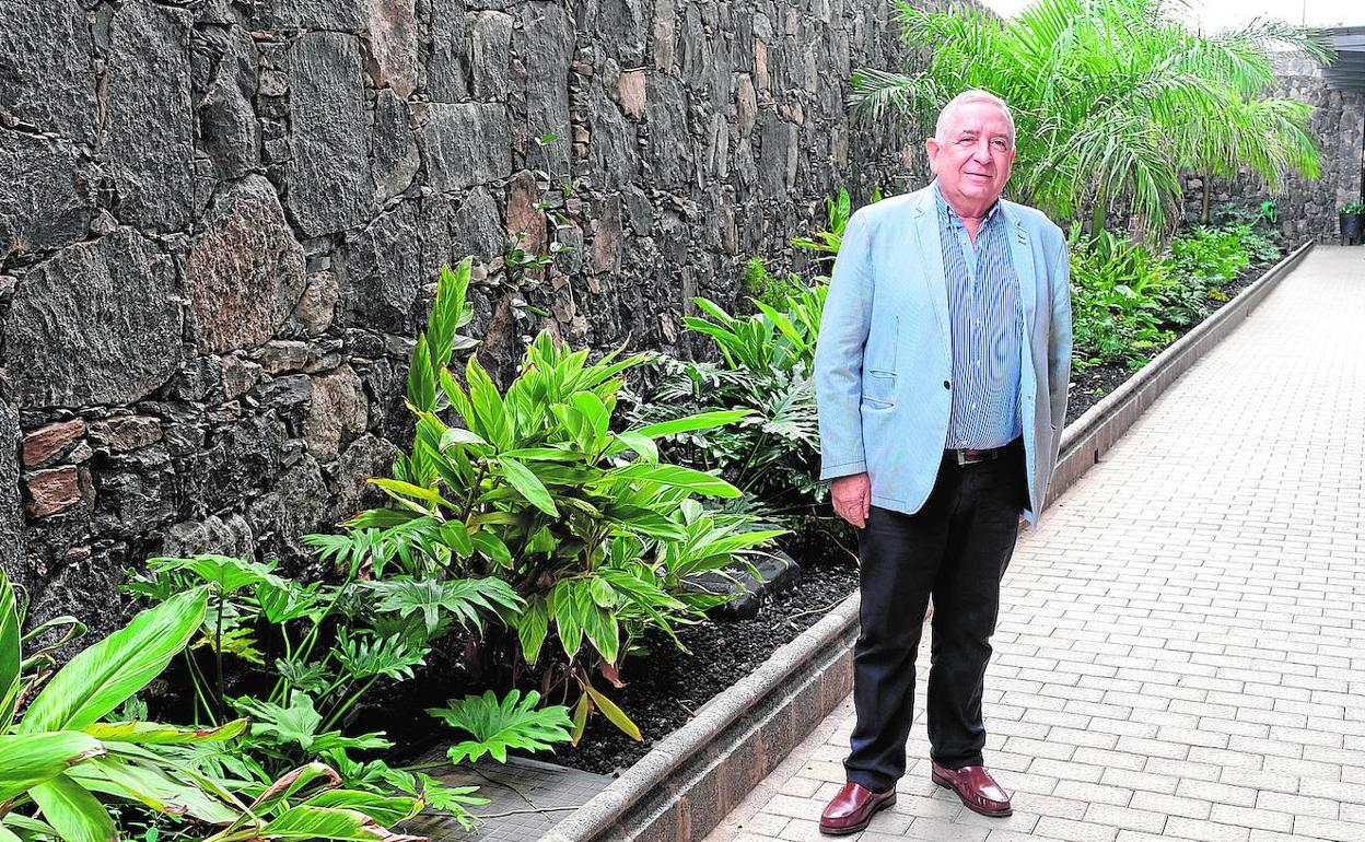 El doctor René de Lamar es autor del libro 'Envejecer con éxito en el siglo XXI' e Hijo Predilecto de la capital grancanaria y de la isla. 