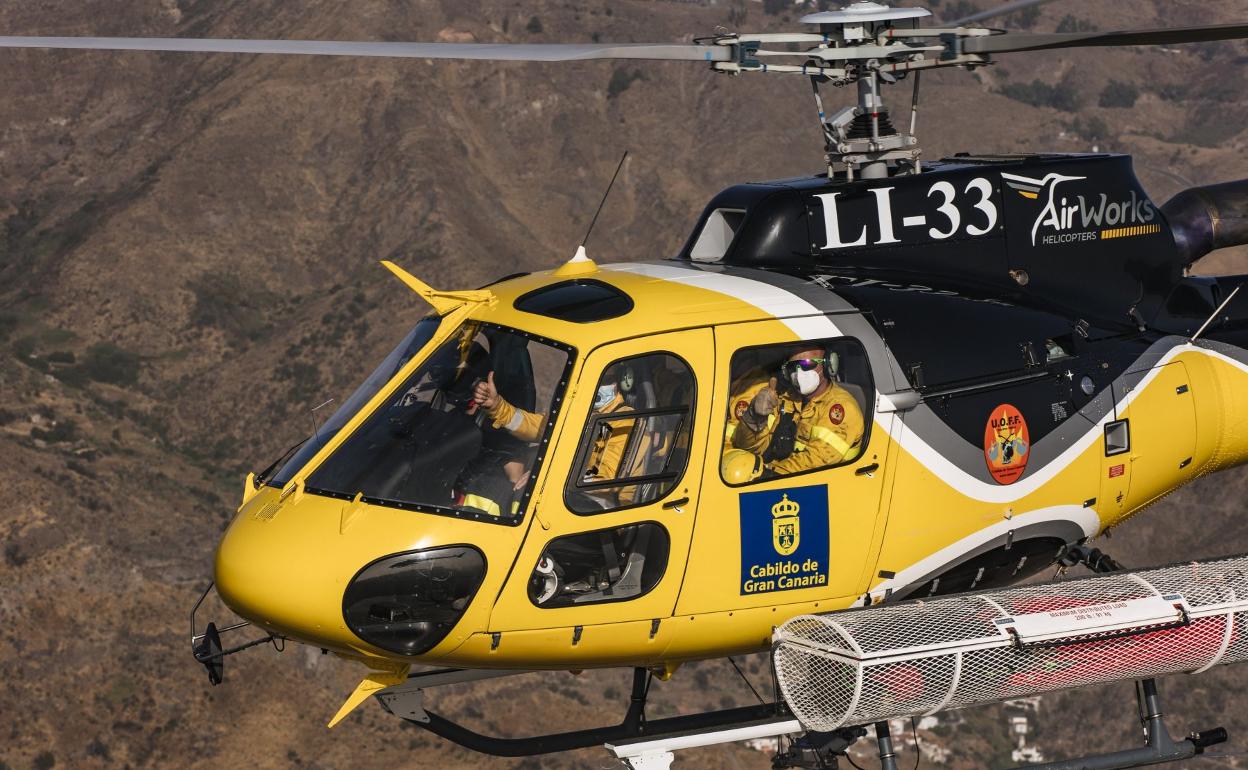 Helicóptero de la empresa Airworks contratado por el Cabildo. 