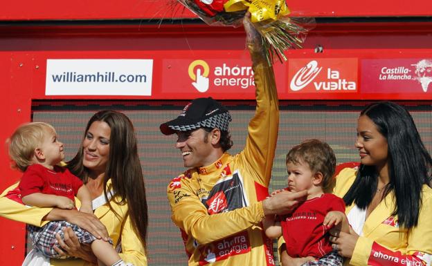 Imagen principal - Valverde, adiós a la leyenda del Imbatido