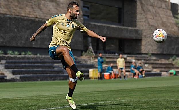 Imagen principal - Jesé: «No sería un fracaso no ascender, pero sí una decepción»