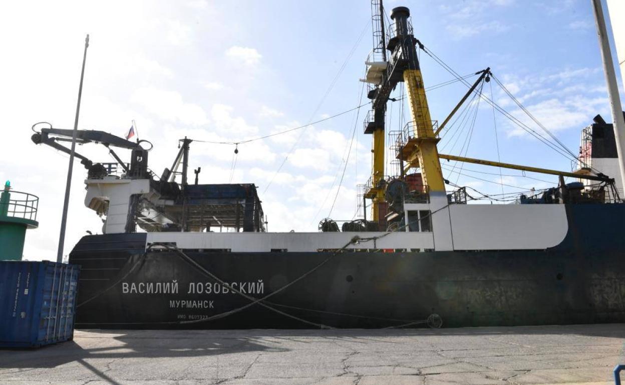 Cuando estalló el conflicto había en el Puerto cuatro barcos rusos sometiéndose a trabajos. Hoy siguen a la espera de salir a faenar. 