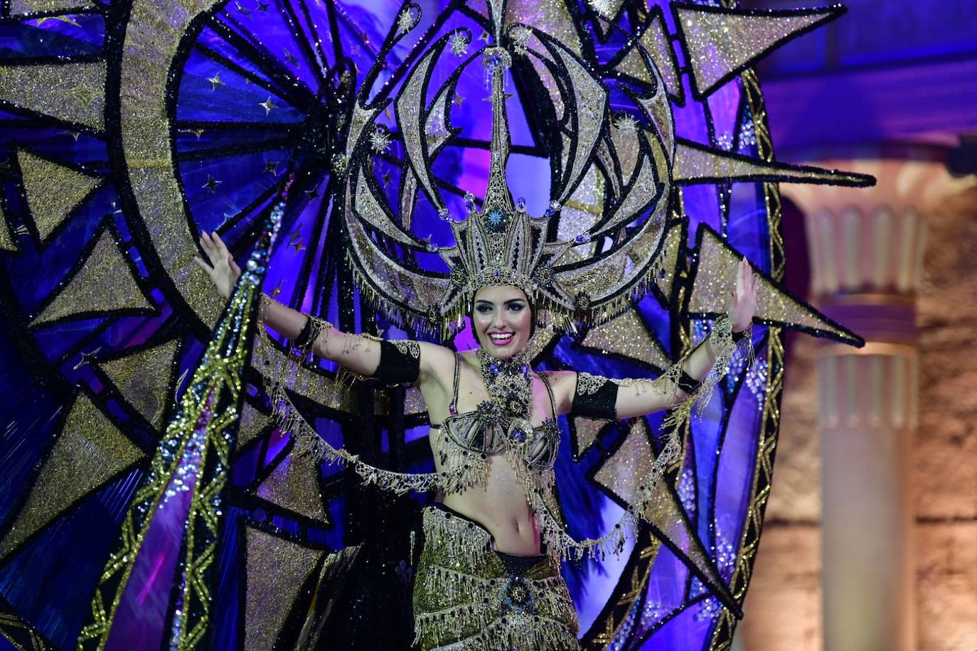 Fotos: Así desfilaron todas las candidatas a Reina del carnaval 2022