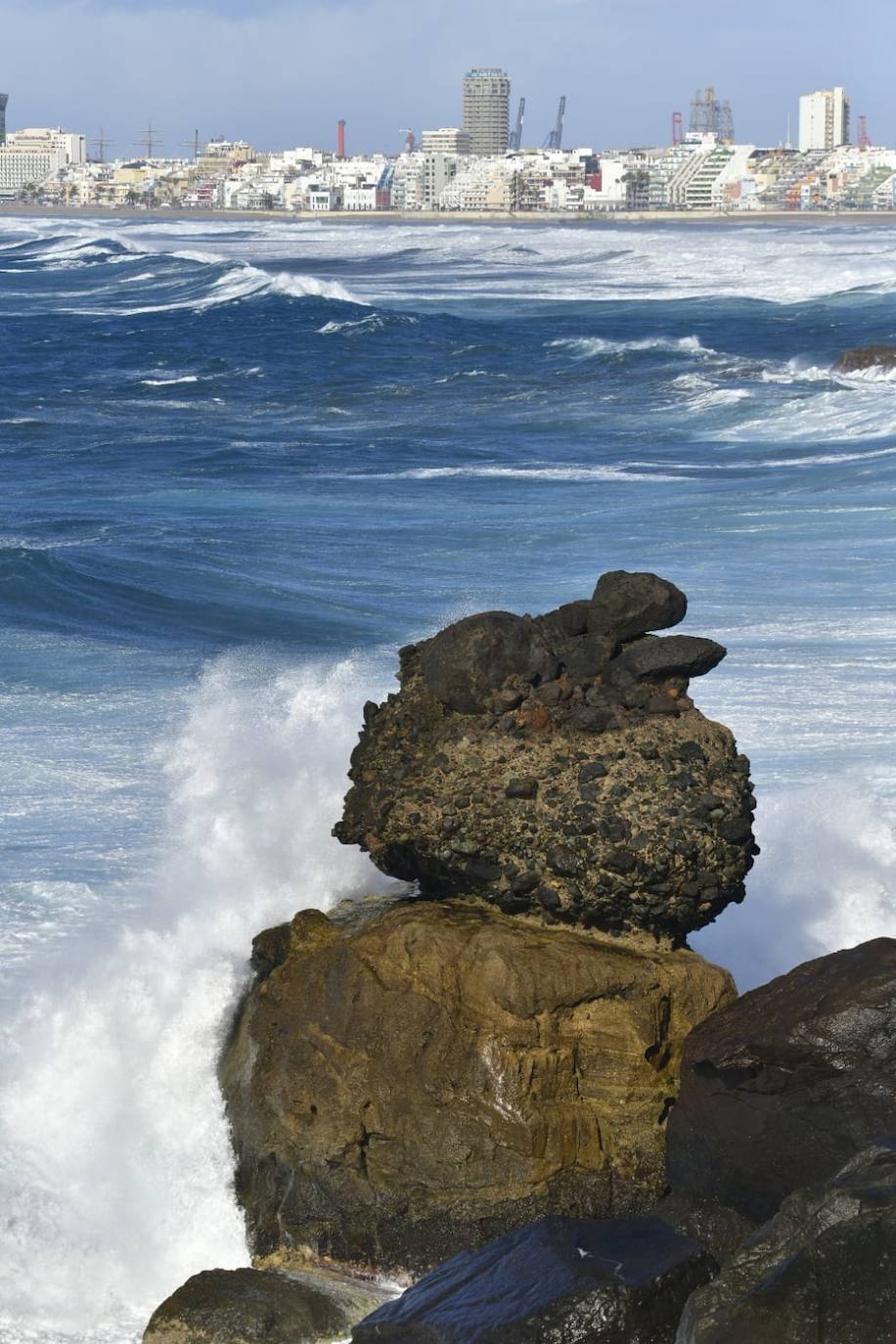 Fotos: Fuerte oleaje en Canarias por la borrasca Celia
