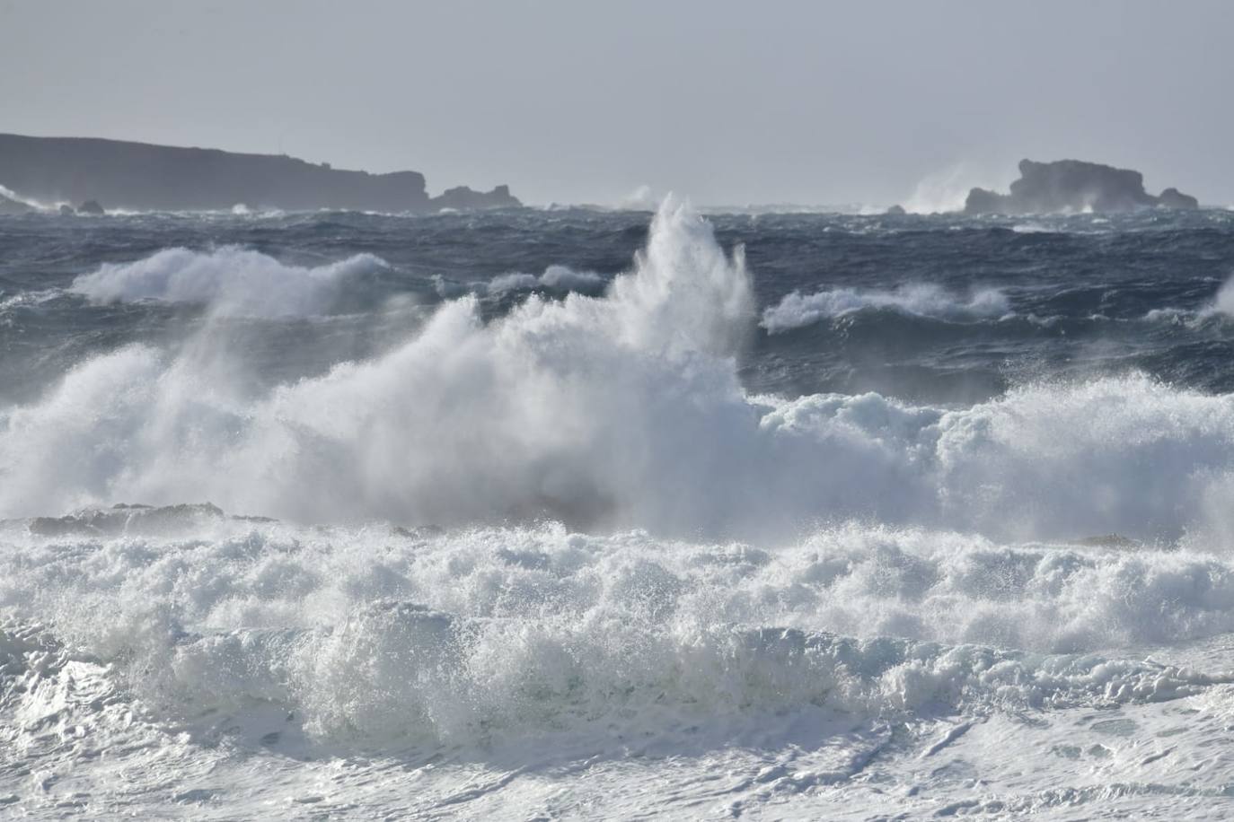 Fotos: Fuerte oleaje en Canarias por la borrasca Celia