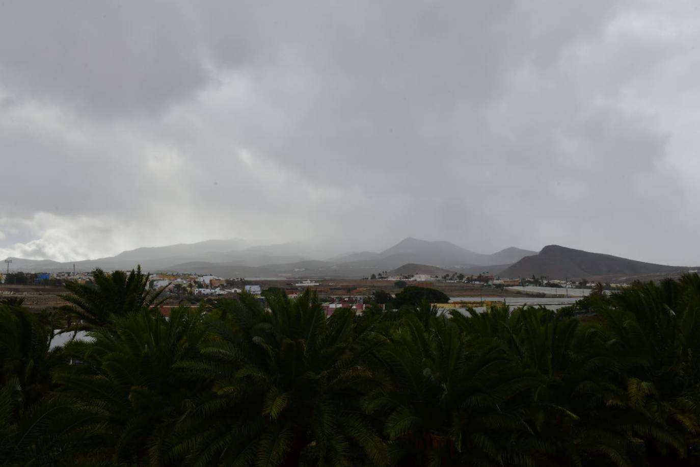 Fotos: Fuerte oleaje en Canarias por la borrasca Celia