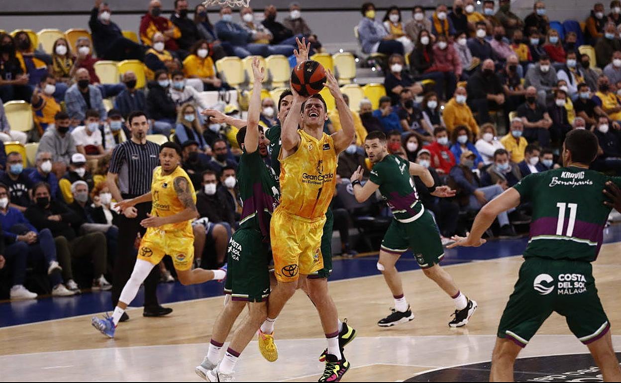 Kramer, en una acción del encuentro ante Unicaja. 