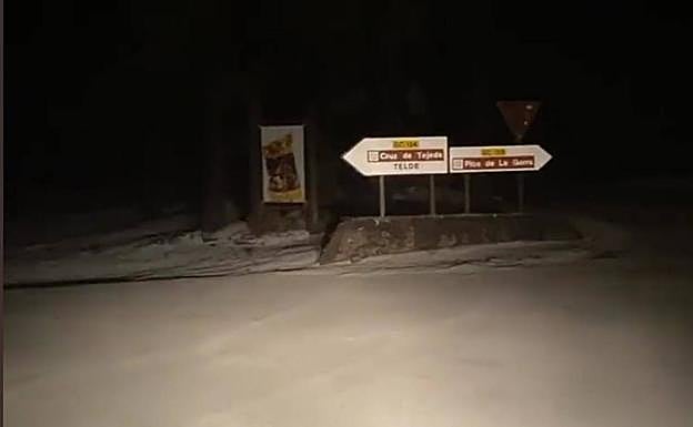 La nieve ya cae en la cumbre debido a las bajas temperaturas. 