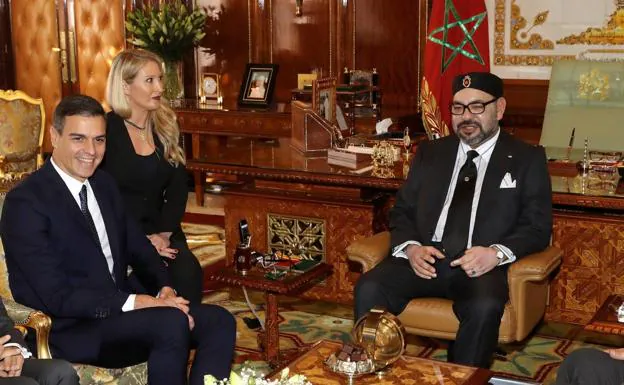 Pedro Sánchez,y el rey Mohamed VI, durante su encuentro en noviembre de 2018. 