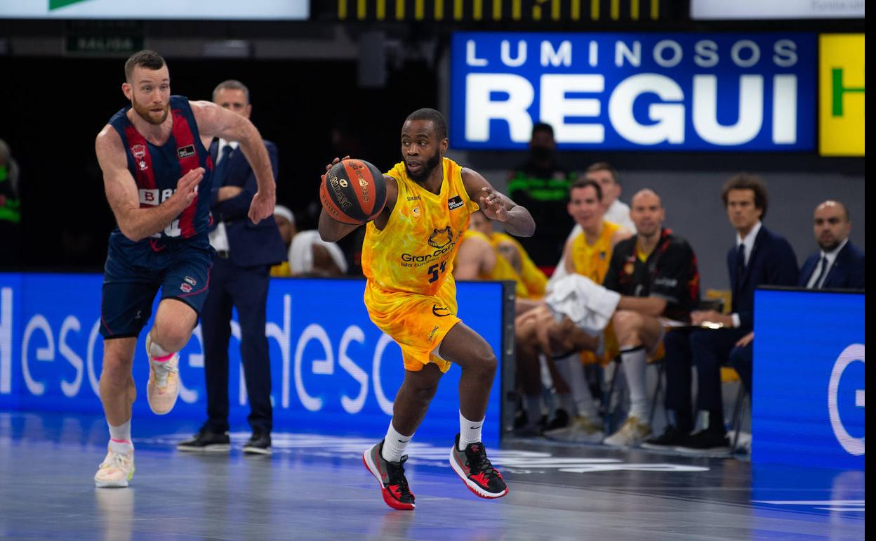 Chery marca el contraataque. 