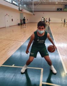 Imagen secundaria 2 - El 21º Canterbury Basketball Camp alza el telón con la participación de 80 chicos y chicas entre 6 y 14 años