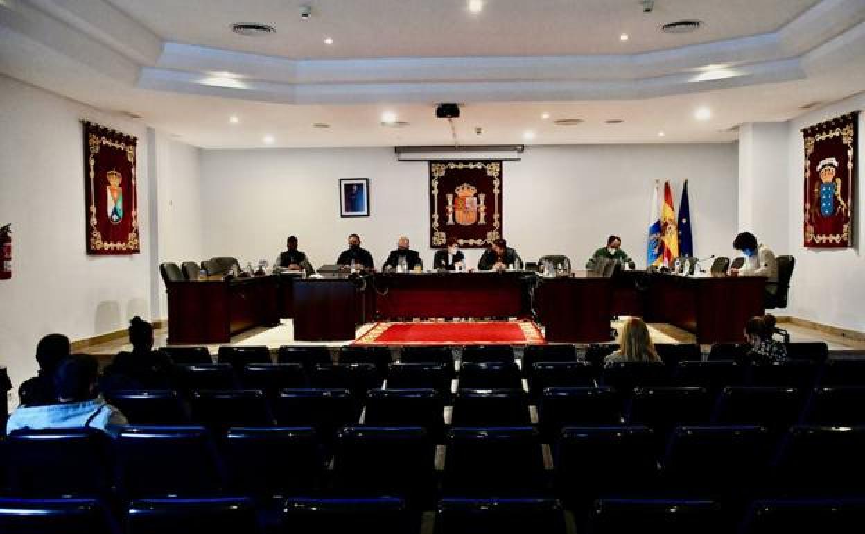 Foto de archivo de un pleno en Mogán. 