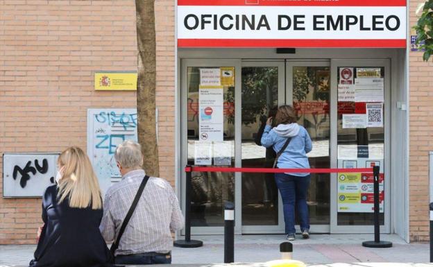 Los parados en Canarias bajan en 3.381 personas en marzo