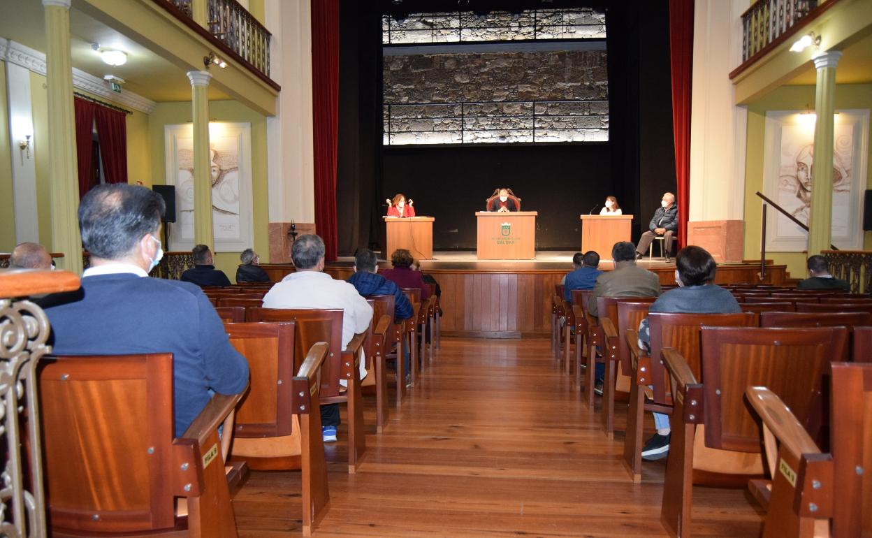 Imagen de archivo de un pleno municipal del Ayuntamiento de Gáldar. 