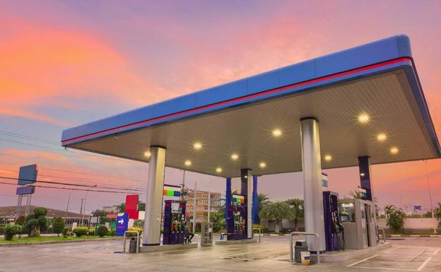 FACUA denuncia a 200 gasolineras por subir el precio del carburante