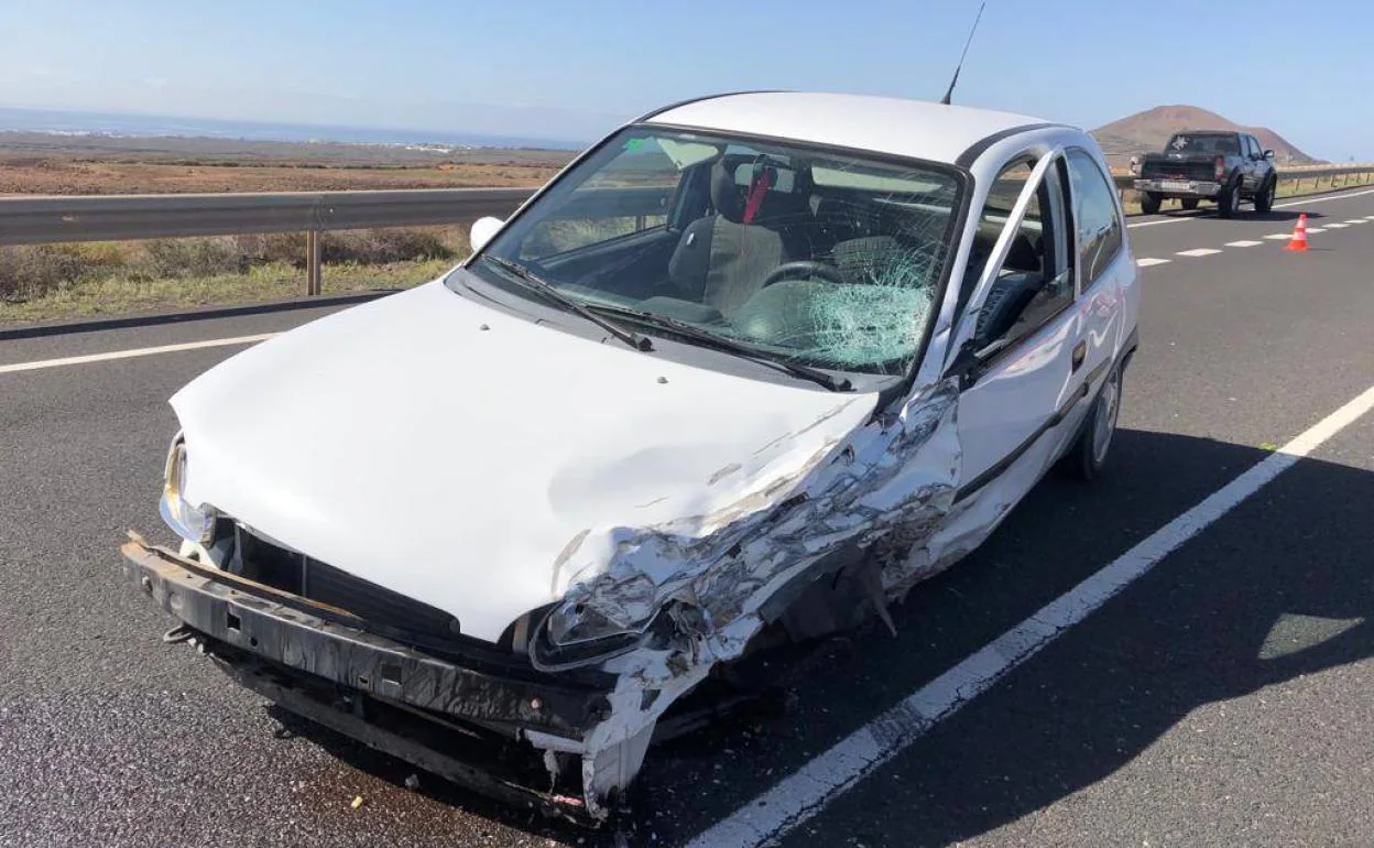 Uno de los vehículos implicados en el accidente en Haría, Lanzarote. 