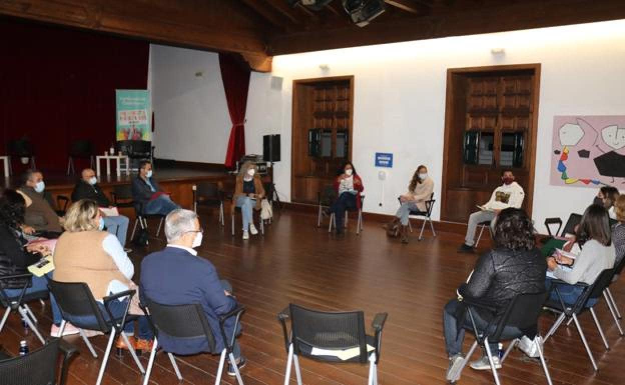 Encuentro con vecinos en Yaiza. 