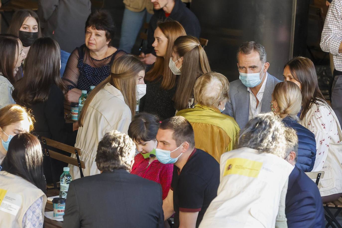 Fotos: Los reyes visitan a las familias ucranianas