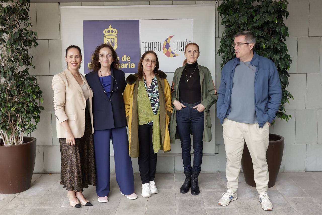 De izquierda a derecha, Guacimara Medina, Consuelo Trujillo, Rosario Pardo, Mona Martínez y Gonzalo Ubani,
