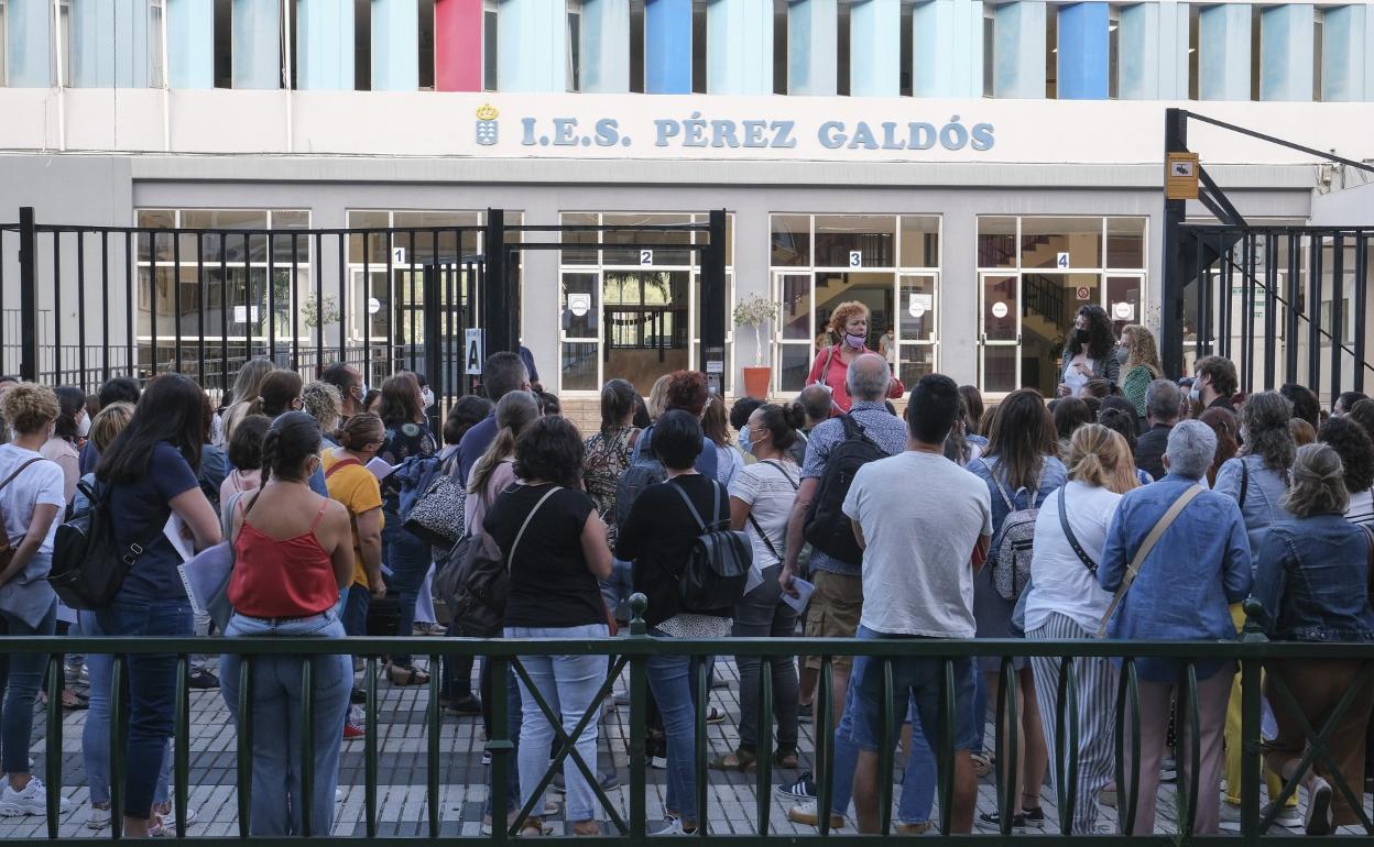 Aspirantes a una plaza de docentes en la enseñanza pública canaria en las oposiciones de 2021. 