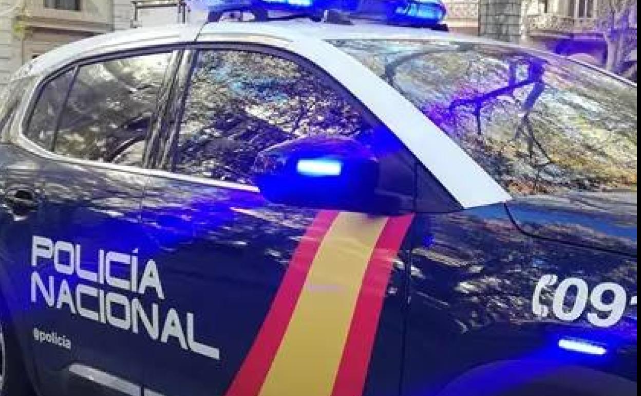 Roba en tres coches y en una vivienda en El Batán