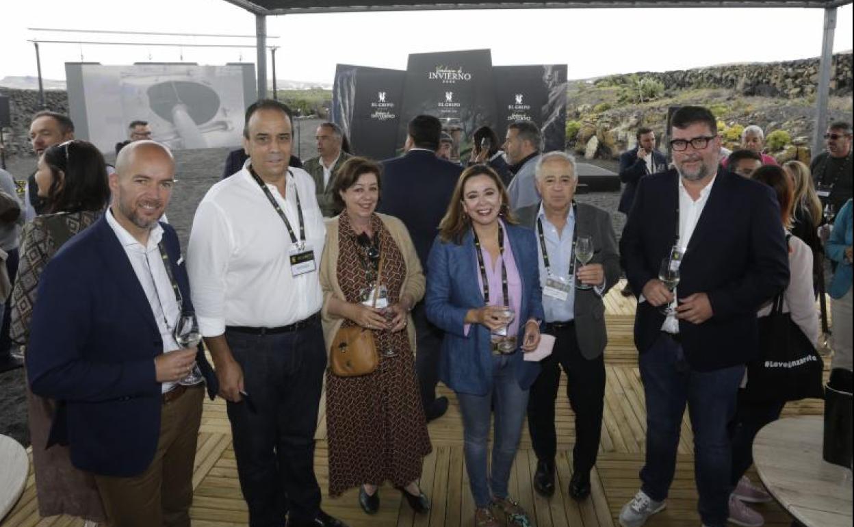 Brindis para festejar los resultados de la vendimia de inicios de mes . 