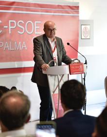 Imagen secundaria 2 - El PSOE palmero cierra filas en torno a Pestana