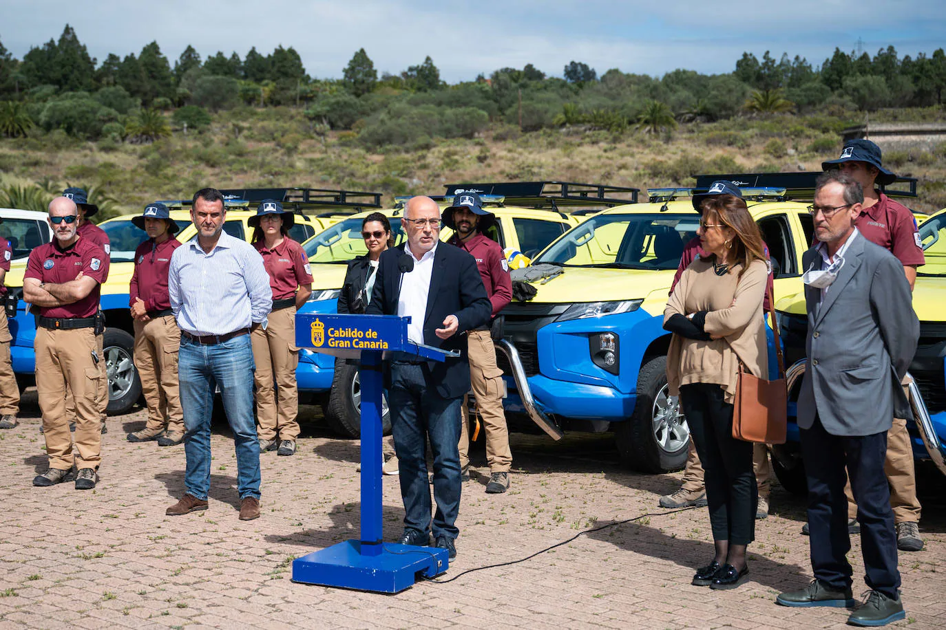Fotos: Presentación de los nuevos vehículos y personal de Medio Ambiente del Cabildo