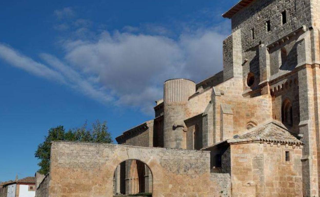 Un estudio del IAC relaciona el cielo con la orientación de las iglesias románicas de la Ruta Jacobea