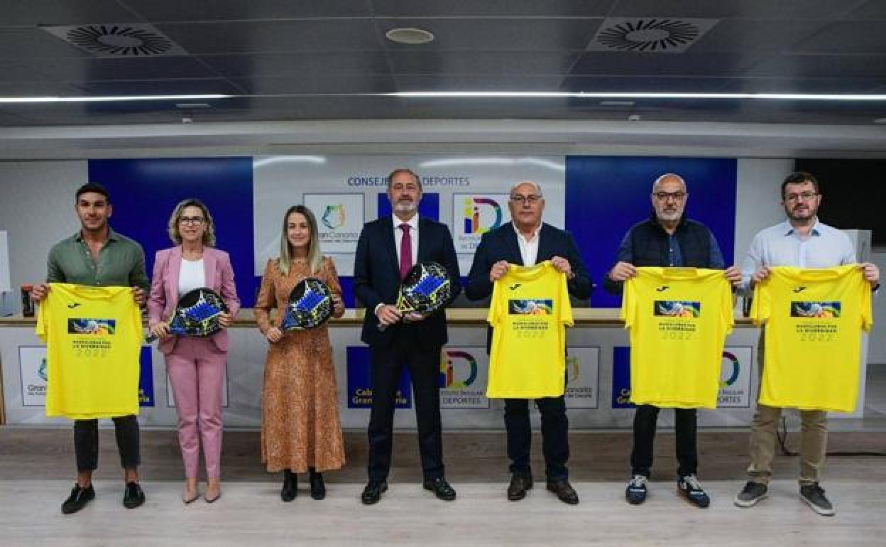 Autoridades políticas y deportivas, en la presentación del evento. 