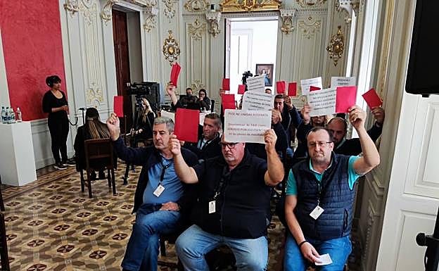 El Ayuntamiento plantea el referéndum del taxi en diciembre sobre los días libres