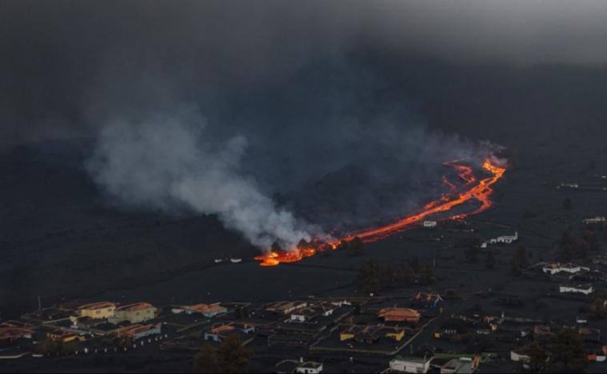 Colada del volcán por la zona de Las Manchas