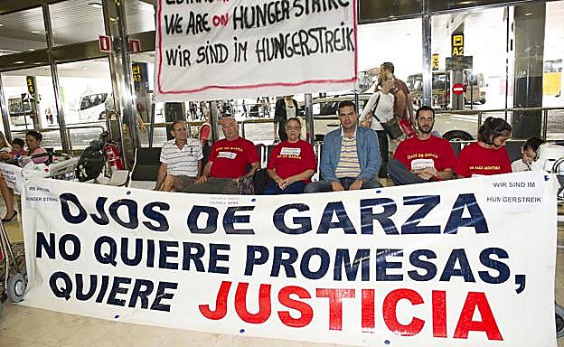 Una de las protestas de los afectados en el aeropuerto de Gran Canaria. 