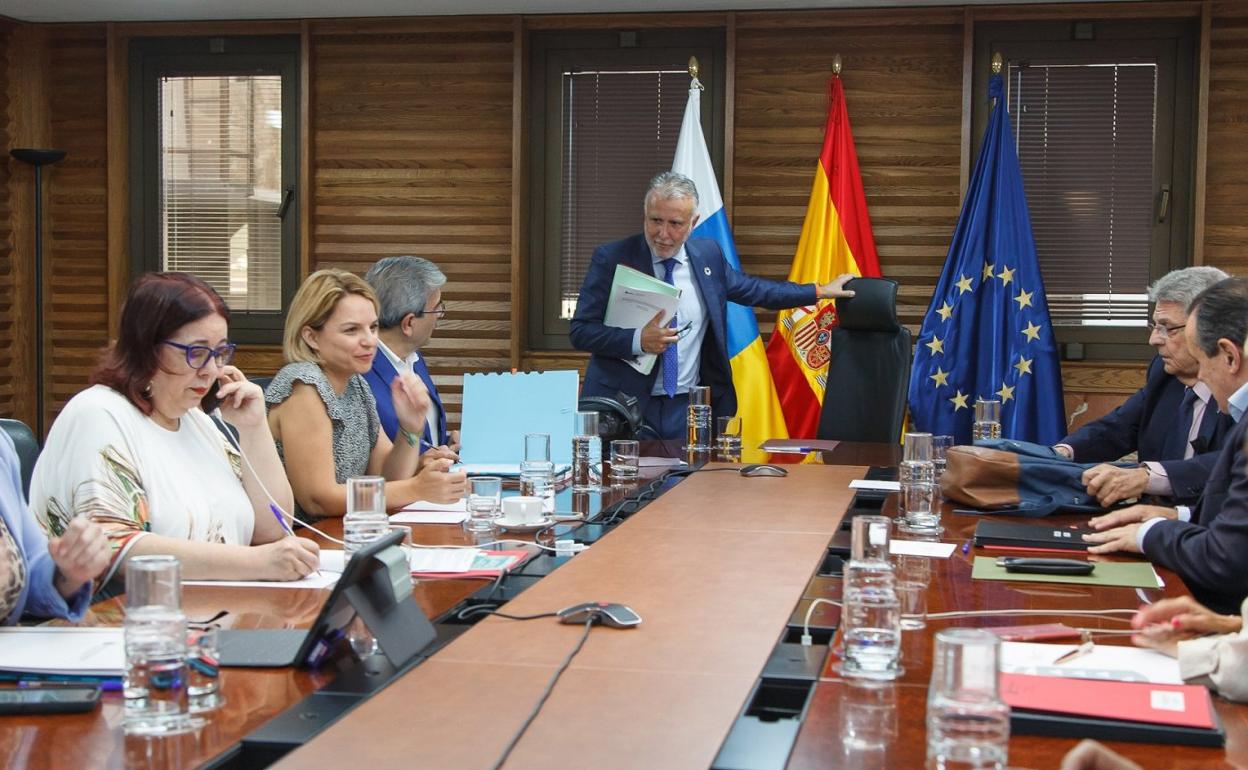 Imagen del Consejo de Gobierno celebrado ayer presidido por su titular, Ángel Víctor Torres. 